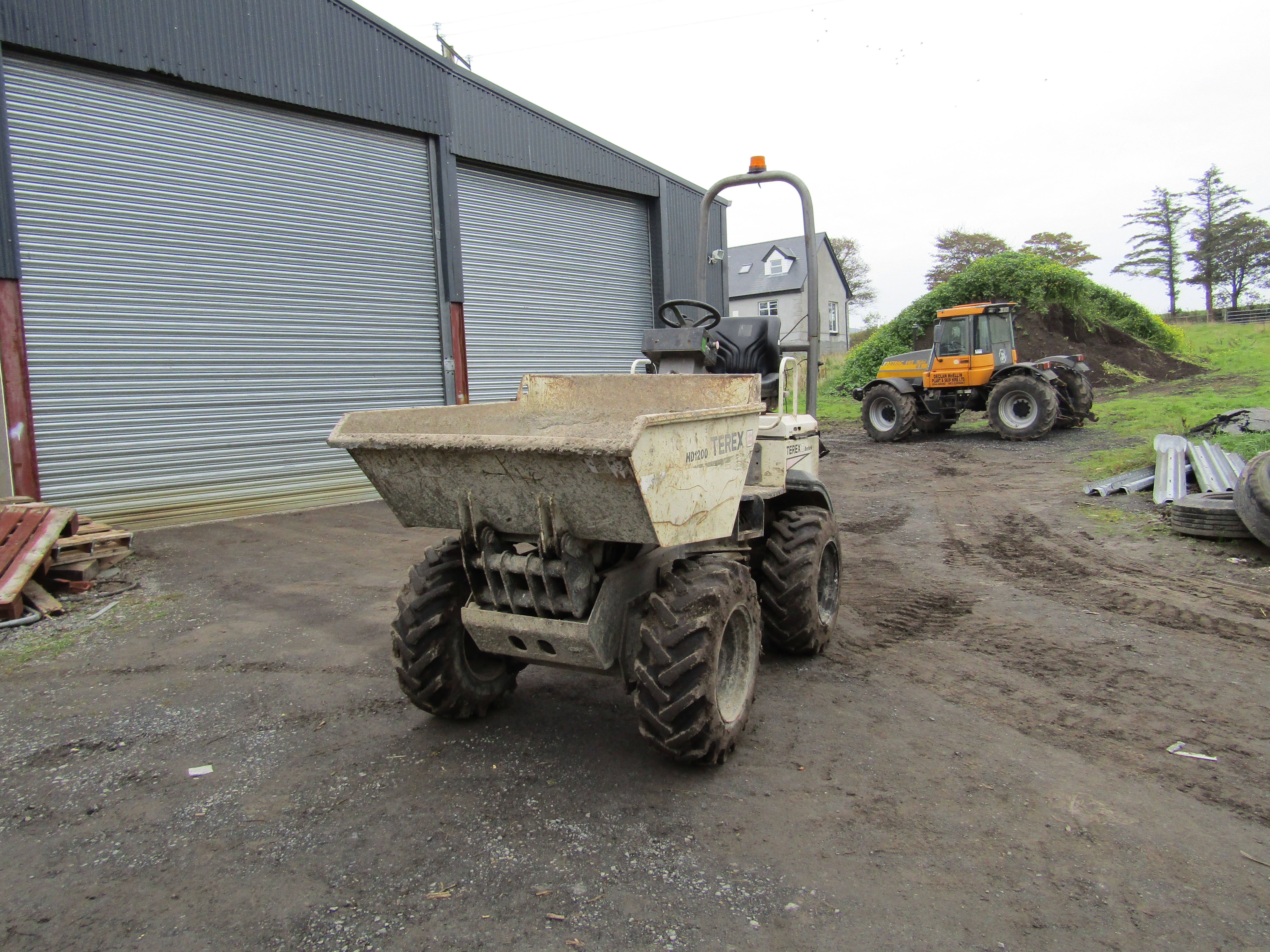 declan mc ellin plant hire logo